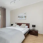 아파트 Unique In With Parking, Sauna And Gym By Renters 코워브제크