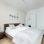 아파트 Unique In With Parking, Sauna And Gym By Renters 코워브제크