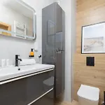 Unique In With Parking, Sauna And Gym By Renters 코워브제크