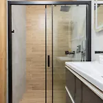 아파트 Unique In With Parking, Sauna And Gym By Renters