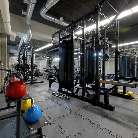 아파트 Unique In With Parking, Sauna And Gym By Renters 코워브제크