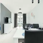Unique In With Parking, Sauna&gym By Renters *