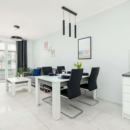 Unique In With Parking, Sauna And Gym By Renters דירה *